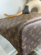 Load image into Gallery viewer, Neverfull MM Pivione SKU6392
