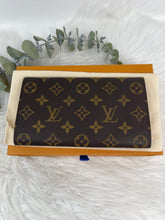 Load image into Gallery viewer, Sarah Wallet SKU6143