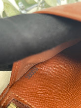 Load image into Gallery viewer, Kisslock Long Wallet SKU6099