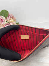 Load image into Gallery viewer, Neverfull Pouch MM Cerise SKU6292