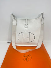Load image into Gallery viewer, Hermes Evelyne I SKU901
