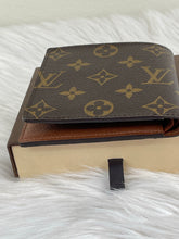 Load image into Gallery viewer, Men’s Wallet Monogram SKU816