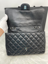 Load image into Gallery viewer, Chanel Classic Jumbo SHW