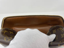 Load image into Gallery viewer, Toiletry Pouch