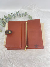Load image into Gallery viewer, Kisslock Long Wallet SKU6099