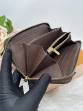 Load image into Gallery viewer, Zippy Wallet SKU6418