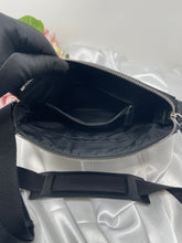 Load image into Gallery viewer, Gucci Messenger SKU6257