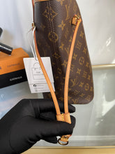 Load image into Gallery viewer, Neverfull MM Pivione SKU6267