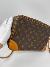 Load image into Gallery viewer, Trocadero 27 SKU1273