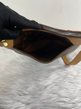 Load image into Gallery viewer, Odeon PM Monogram SKU726