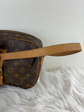 Load image into Gallery viewer, Jeune Fille Monogram SKU717