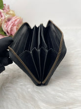 Load image into Gallery viewer, Gucci Marmont Wallet