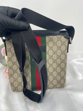 Load image into Gallery viewer, Gucci Messenger SKU6257