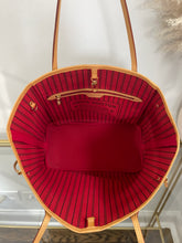 Load image into Gallery viewer, Neverfull MM Cerise SKU6290