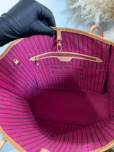 Load image into Gallery viewer, Neverfull MM Pivione SKU6392