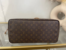 Load image into Gallery viewer, Neverfull GM Beige SKU6294