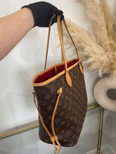 Load image into Gallery viewer, Neverfull MM Cerise SKU6290