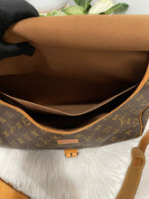 Load image into Gallery viewer, Saumur 35 SKU6239