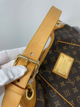 Load image into Gallery viewer, Galleria PM Monogram