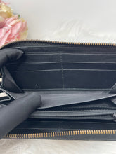 Load image into Gallery viewer, Gucci Marmont Wallet