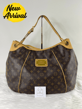 Load image into Gallery viewer, Galleria GM Monogram SKU702
