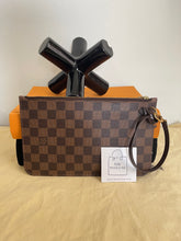 Load image into Gallery viewer, Louis Vuitton Neverfull MM Pouch SKU6639
