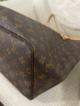 Load image into Gallery viewer, Louis Vuitton Neverfull GM SKU6750
