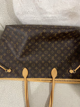 Load image into Gallery viewer, Louis Vuitton Neverfull GM SKU6750
