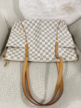 Load image into Gallery viewer, Louis Vuitton Totally MM SKU6771
