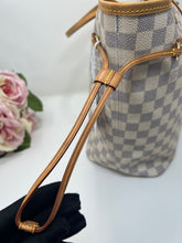 Load image into Gallery viewer, LV Neverfull MM Azure SKU7086
