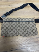 Load image into Gallery viewer, Gucci Bumbag Vintage SKU6798
