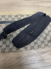 Load image into Gallery viewer, Gucci Bumbag Vintage SKU6798
