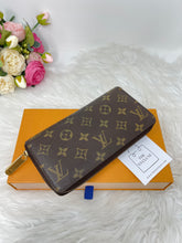 Load image into Gallery viewer, Louis Vuitton Zippy Wallet Monogram SKU6706
