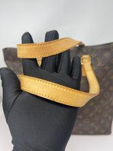 Load image into Gallery viewer, Louis Vuitton Cabas Mezzo SKU6776
