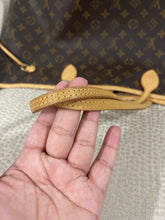 Load image into Gallery viewer, Louis Vuitton Neverfull GM SKU6750
