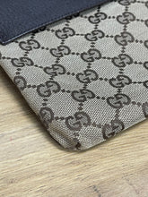 Load image into Gallery viewer, Gucci Bumbag Vintage SKU6798
