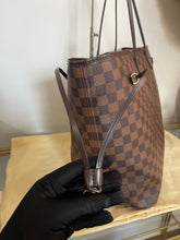 Load image into Gallery viewer, Louis Vuitton Neverfull GM DE SKU6338
