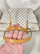 Load image into Gallery viewer, Louis Vuitton Totally MM SKU6771
