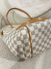 Load image into Gallery viewer, Louis Vuitton Totally MM SKU6771
