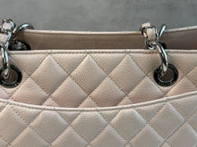 Load image into Gallery viewer, Chanel GST SKU6449
