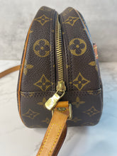 Load image into Gallery viewer, Blois Crossbody SKU6501
