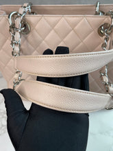 Load image into Gallery viewer, Chanel GST SKU6449
