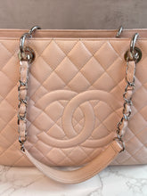 Load image into Gallery viewer, Chanel GST SKU6449
