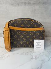 Load image into Gallery viewer, Blois Crossbody SKU6501
