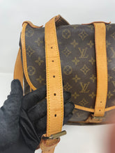 Load image into Gallery viewer, Saumur 35 Monogram Crossbody
