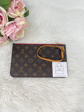 Load image into Gallery viewer, Neverfull Pouch MM Cerise SKU6292
