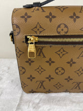 Load image into Gallery viewer, Pochette Metis Reverse SKU858
