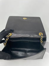 Load image into Gallery viewer, Chanel Chain Single Flap Vintage
